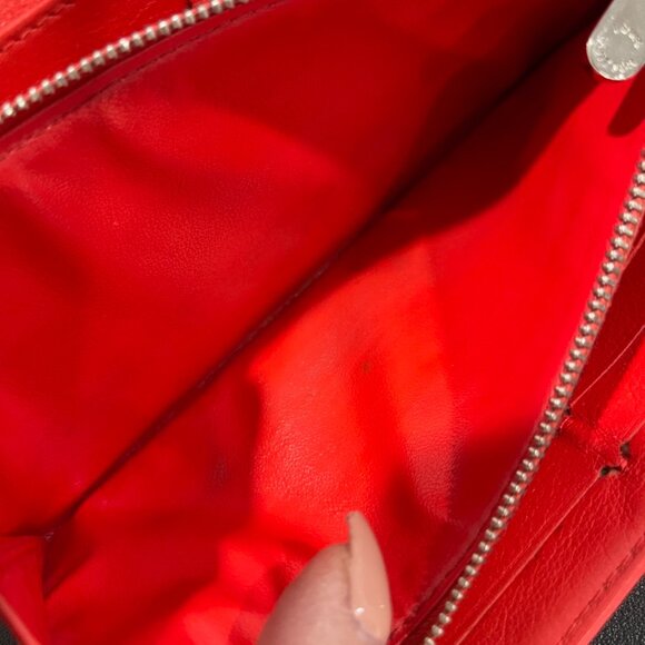 Louis Vuitton Red Monogram Mahina Leather Amelia Wallet (139616) - Picture 8 of 10